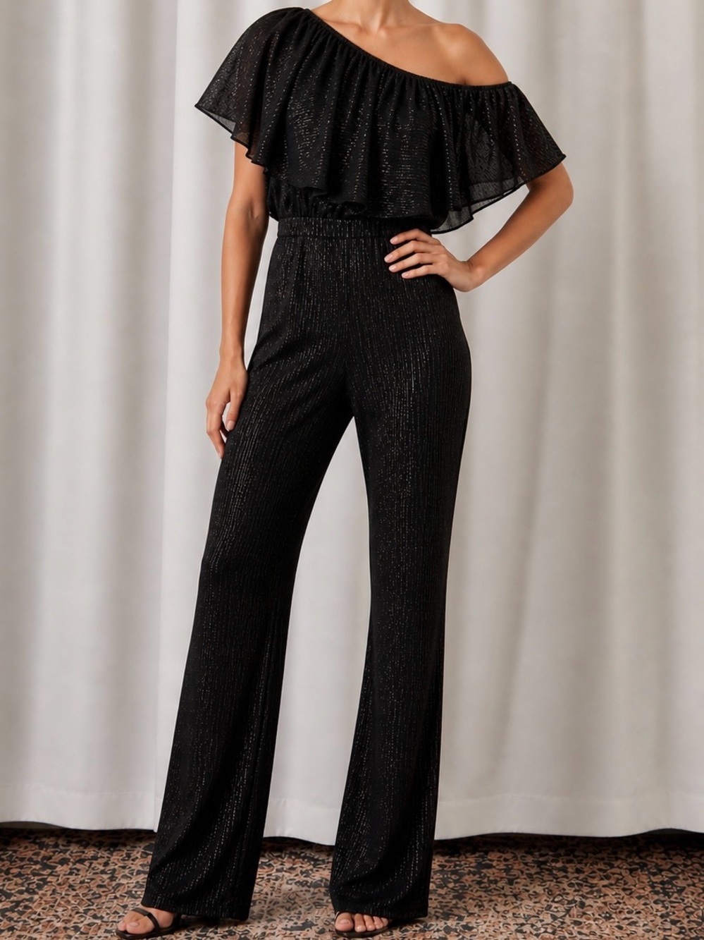NWT Jewel Badgley Mischka Black & Silver Metallic Ruffled One Shoulder Jumpsuit
